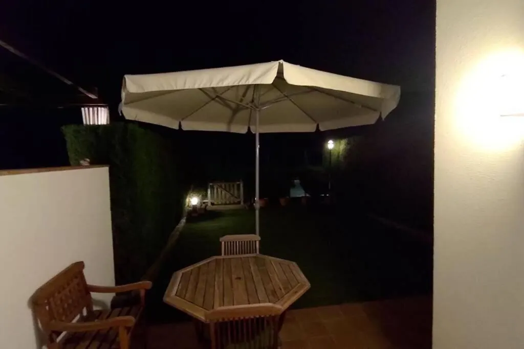Hébergement de vacances Villa Amplia Vivienda Con Piscina à Sant Pol De Mar Espagne