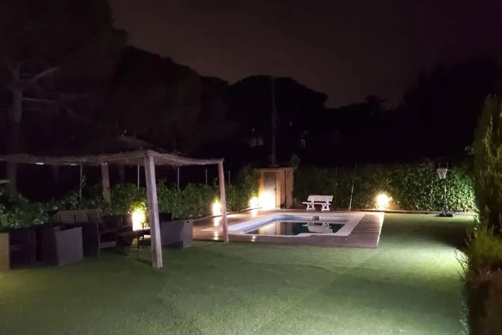 Hébergement de vacances Villa Amplia Vivienda Con Piscina à Sant Pol De Mar