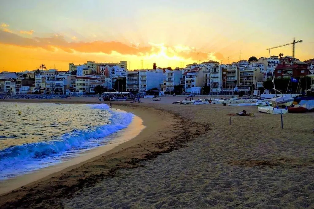 Hébergement de vacances Villa Amplia Vivienda Con Piscina à Sant Pol De Mar Espagne
